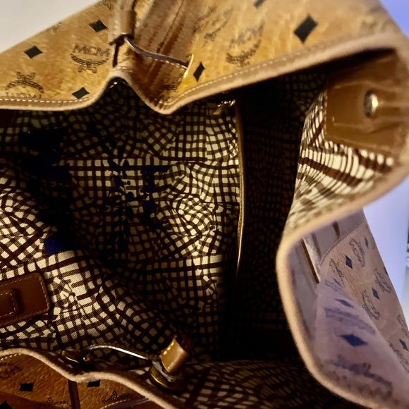 MCM Large Reversible Visetos Tote. Used but in good condition. Stain inside tote - Picture 3 of 4